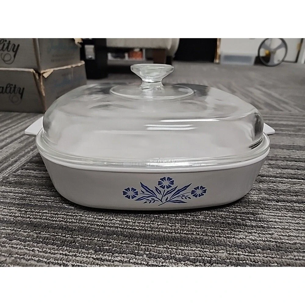 Vintage 9 3/4x 93/4 Inch Corning Ware Casserole A-10-B Blue Cornflower W/lid
